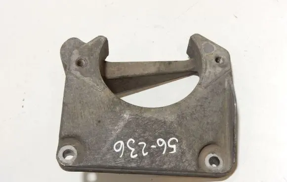 BMW 5 E60 E61 Engine mounting bracket 6761117 56236