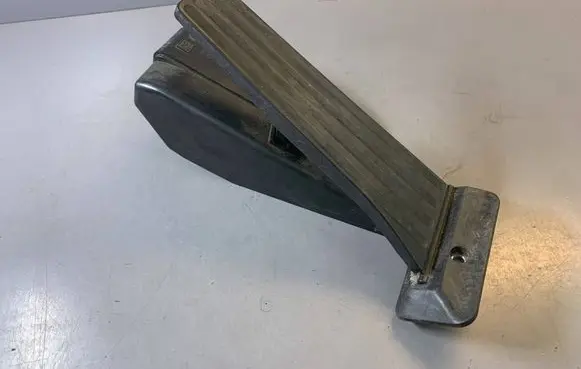 BMW 1 E81 E87 Accelerator throttle pedal 35426786589 6786589 35426793742