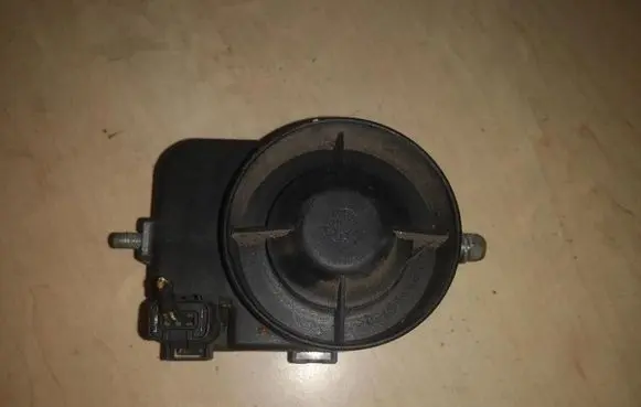 Volvo S40 Horn signal 8696043