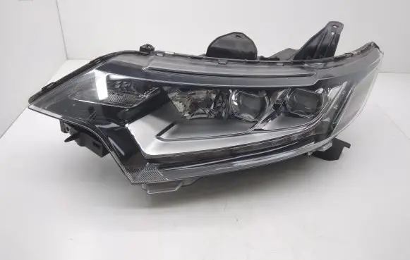 Mitsubishi Outlander Headlight/headlamp 92122A10