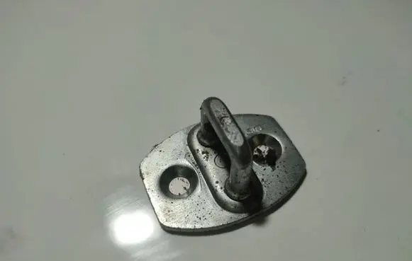 Toyota Yaris Front door lock loop/hook striker 