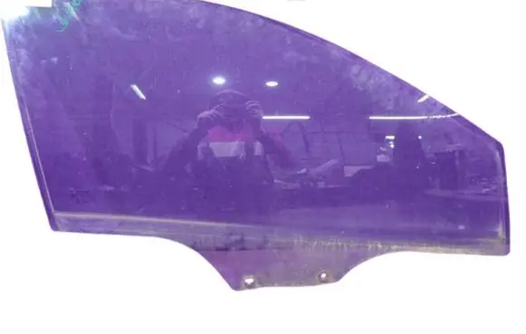 Peugeot 301 Front door window glass four-door 