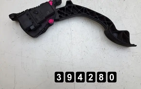 Ford C-MAX I Accelerator throttle pedal 3m519f836ae