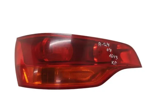 Audi Q7 4L Rear/tail lights 4L0945093 027330102