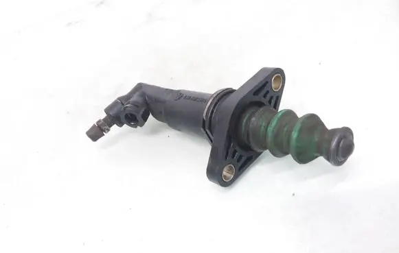 Clutch slave cylinder