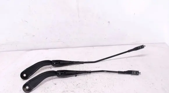 BMW 4 F32 F33 Front wiper blade arm 7297553 7260474