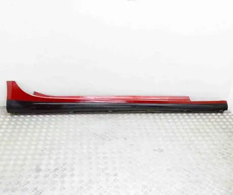 Maserati Ghibli Sill 670010791