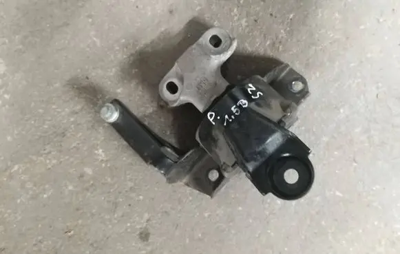 MG ZS Gearbox mount 10241848