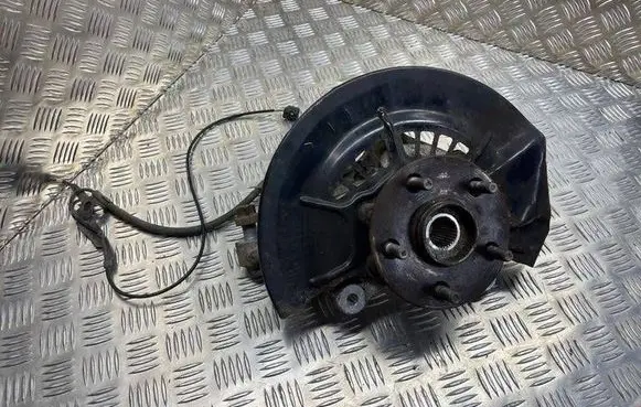 Toyota RAV 4 (XA50) Front wheel hub