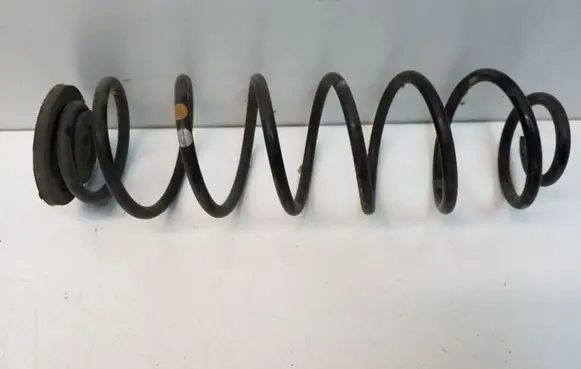 Volkswagen Jetta VI Rear coil spring