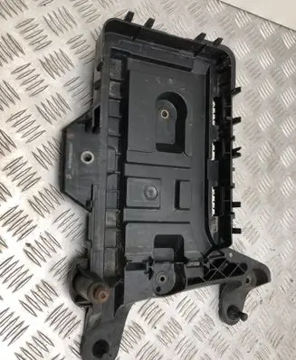 Battery tray