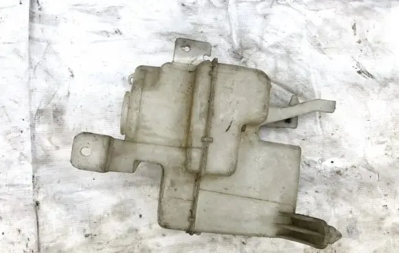 Mitsubishi Lancer Windshield washer fluid reservoir/tank