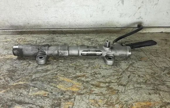 Mercedes-Benz Vito Viano W447 Fuel main line pipe A6510701695 0445214314 000106