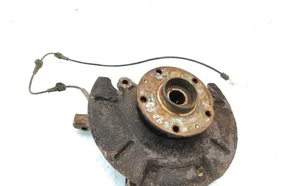 Suzuki SX4 Front wheel hub spindle knuckle 5621079J00