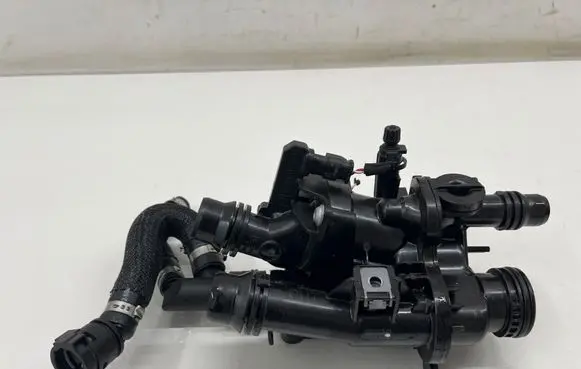 Peugeot 3008 III Thermostat/thermostat housing 9859293280