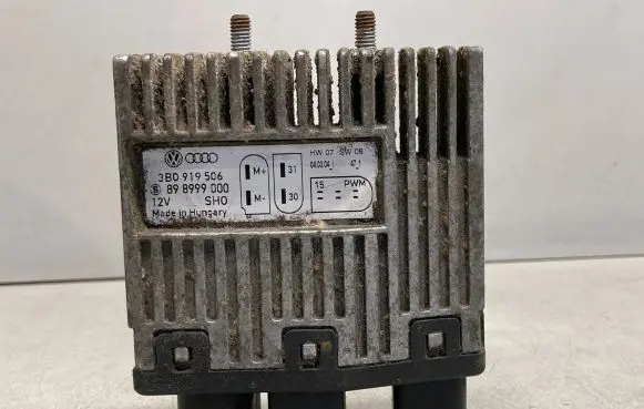 Volkswagen Transporter - Caravelle T5 Fan control module 3B0919506 898999000