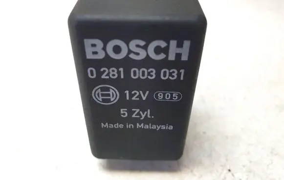 Volkswagen Transporter - Caravelle T5 Glow plug pre-heat relay 0281003031