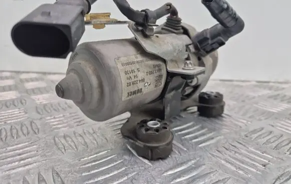 BMW 5 F10 F11 Vacuum pump 6797749