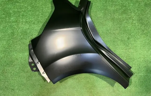 Ford Fiesta Fender MK7BLOTNIKPRAWYTYL