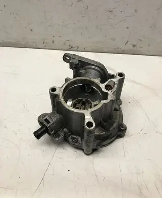 Audi A4 S4 B8 8K Fuel injection high pressure pump 06J145100B 2407088