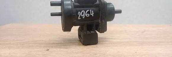 Mercedes-Benz C W203 Turbo solenoid valve A0005450427