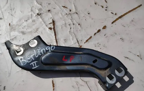 Citroen Berlingo Fender mounting bracket