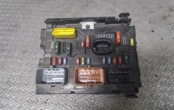 Citroen C2 Fuse module 9659741880