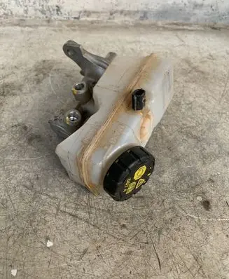 Dacia Sandero II Master brake cylinder