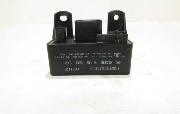 Mercedes-Benz A W168 Glow plug pre-heat relay 0255152832