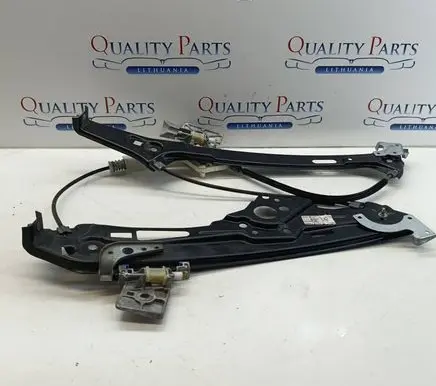 Mercedes-Benz CLS C219 Front door window regulator with motor A2197200946