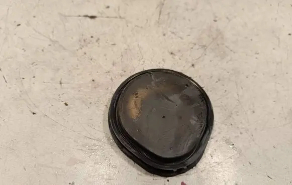 Headlight/headlamp dust cover