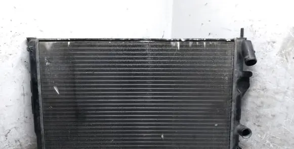 Renault Scenic I Coolant radiator 860405P 8200062691