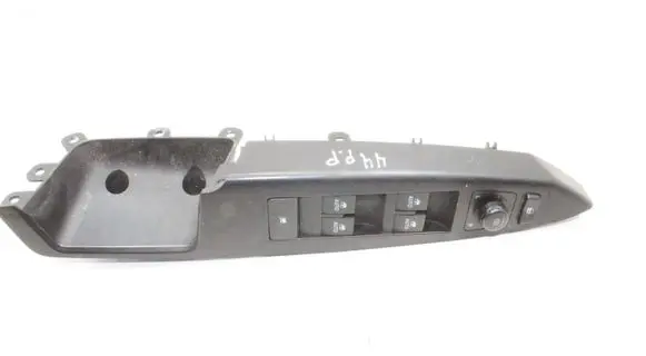Opel Antara Electric window control switch