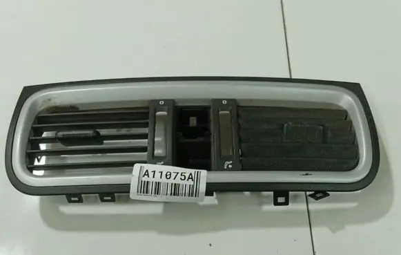 Honda Accord Dash center air vent grill 5J0820951S01