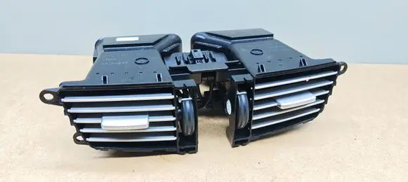Mercedes-Benz E W212 Dash center air vent grill A2128302554 06825001
