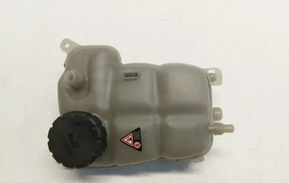 Mercedes-Benz GLA H247 Coolant expansion tank/reservoir A2475000049