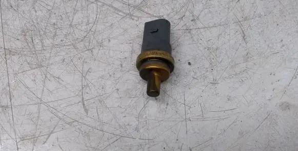 Volkswagen PASSAT B6 Coolant temperature sensor 06A919501A