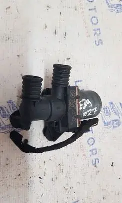 BMW 5 E39 Coolant heater control valve 8379921 64118379921