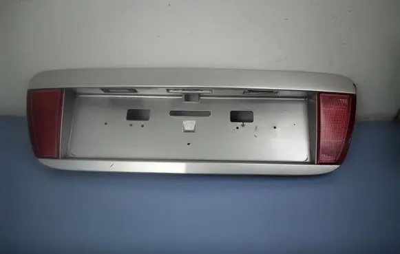 Nissan Primera Tailgate trim 90810AU400