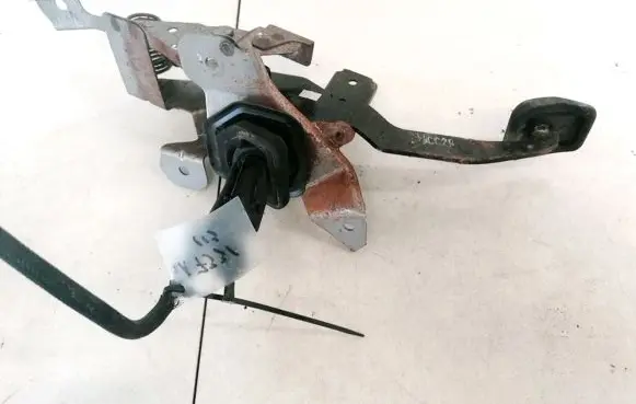 Mazda 3 I Clutch master cylinder