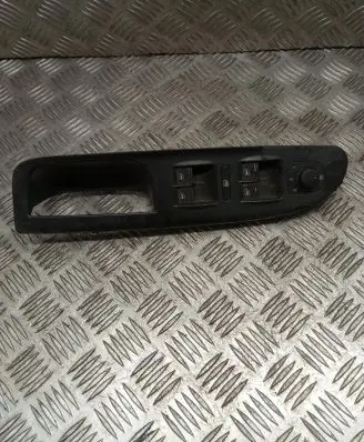 Volkswagen PASSAT B6 Electric window control switch