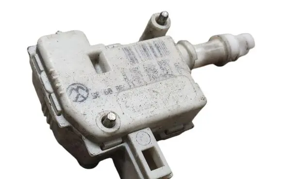Volkswagen Golf IV Central locking motor 1J6862159A 3B0959781B