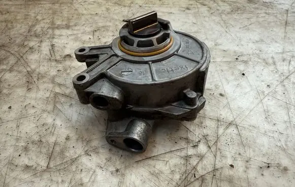 BMW 7 G11 G12 Vacuum pump 8634120