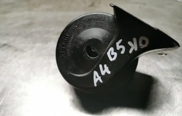 Audi A4 S4 B5 8D Horn signal