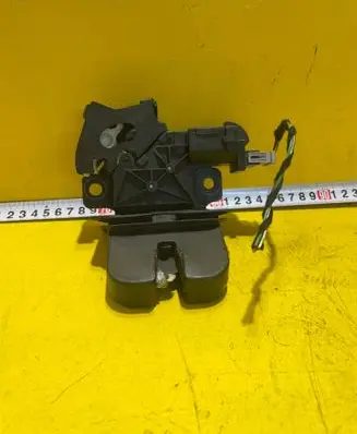 Tailgate/trunk/boot lock/catch/latch