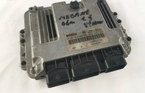 Renault Megane II Engine control unit/module 8200527725 8200527756 0281012589