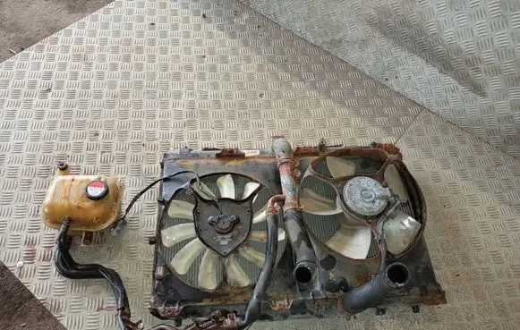 Suzuki SX4 Coolant radiator