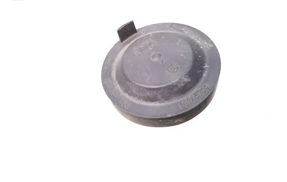 Volvo V70 Headlight/headlamp dust cover 89045709