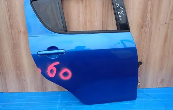 Suzuki Swift II Rear door 