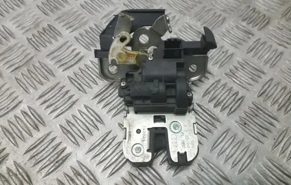 Audi A4 S4 B8 8K Tailgate/trunk/boot lock/catch/latch 8K9827505